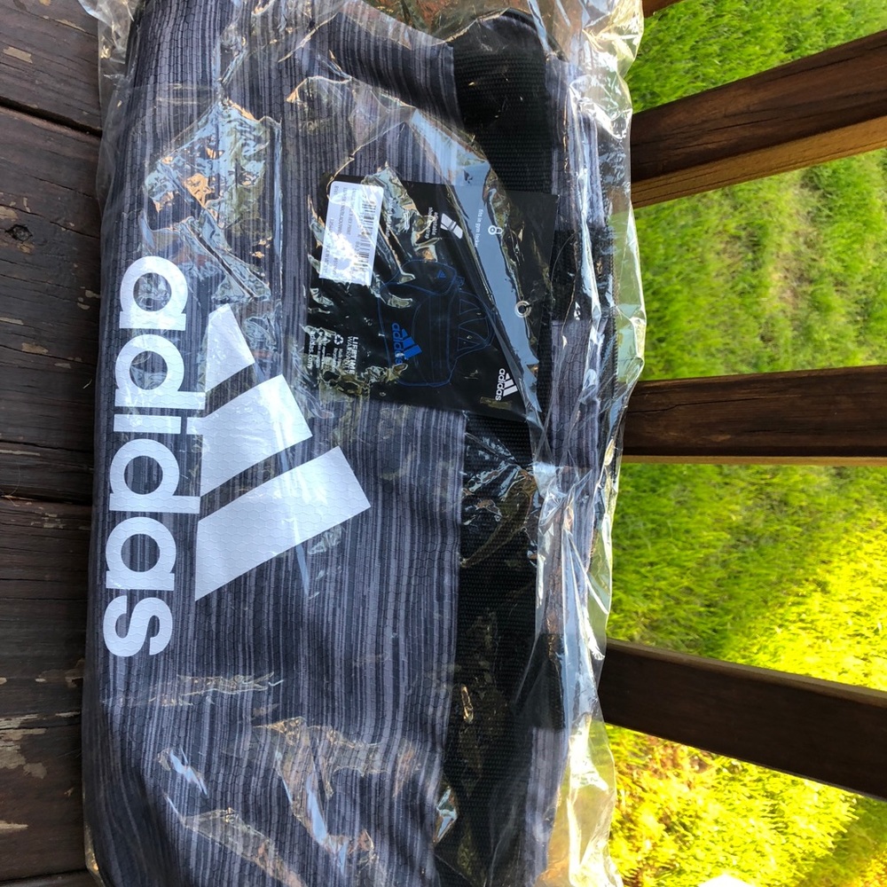 New Adidas Diablo Hex Duffel Gym Bag - Picture 3 of 7